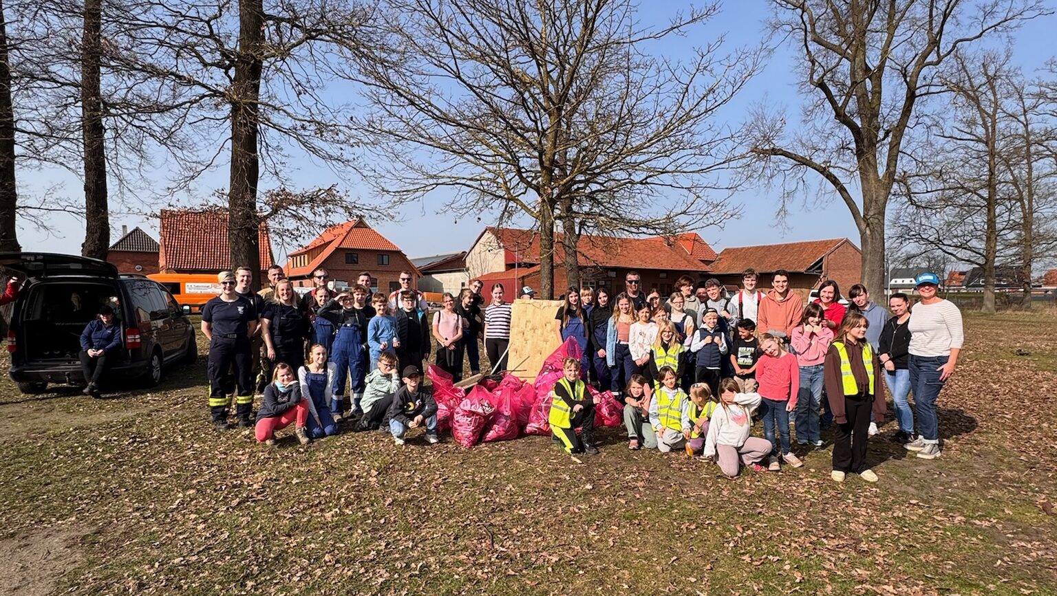 Sauberhaftes Eilvese – gemeinsame Müllsammelaktion der Kinder- und Jugendfeuerwehr