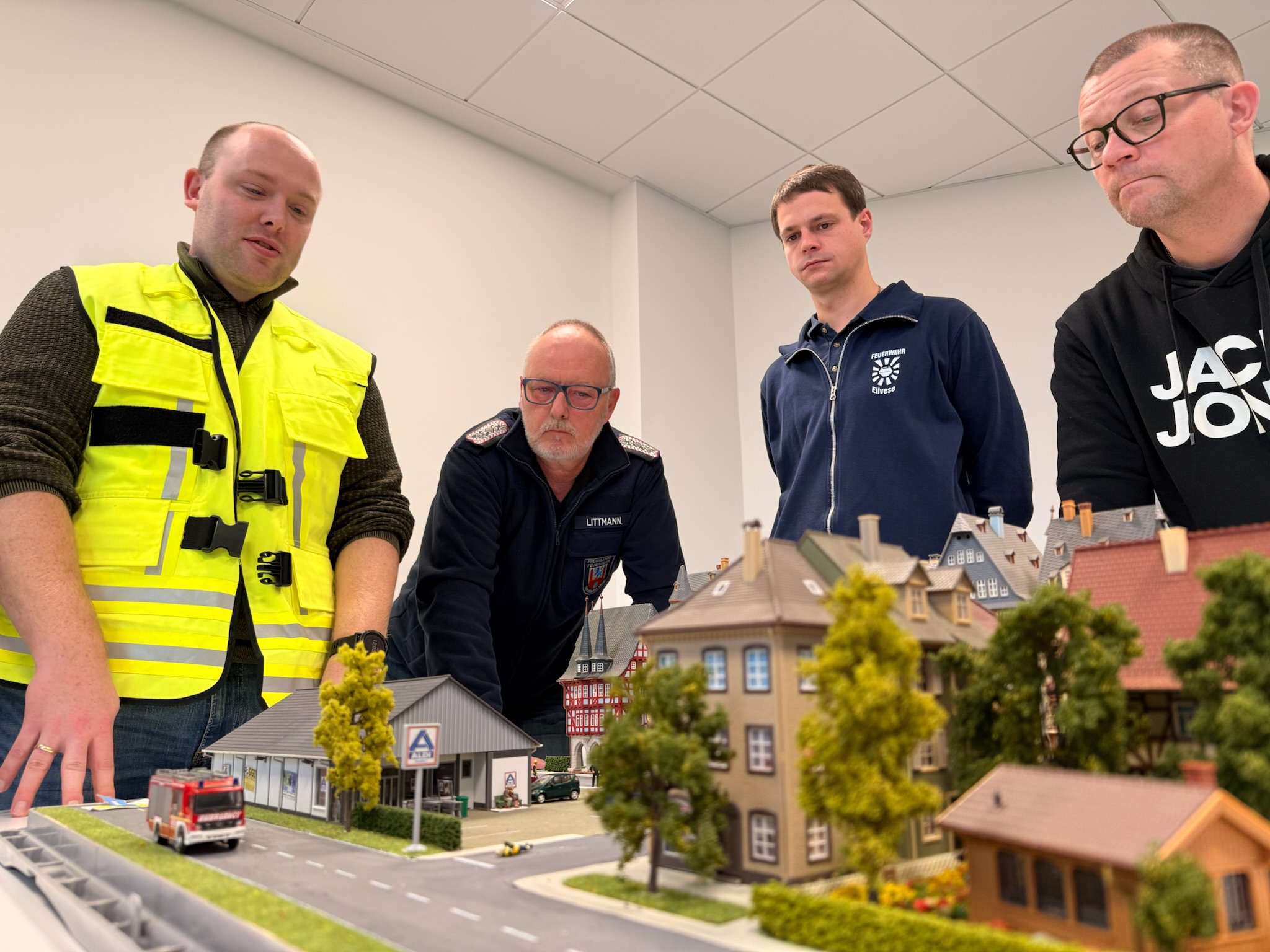 Taktische Einsatzübung am Modellgelände