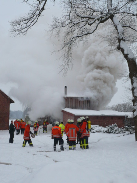 Einsatz der Feuerwehr Eilvese: Brandbekämpfung, 03.01.2010, Bild 4