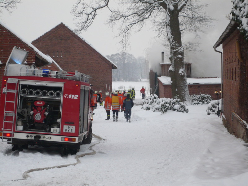 Einsatz der Feuerwehr Eilvese: Brandbekämpfung, 03.01.2010, Bild 5