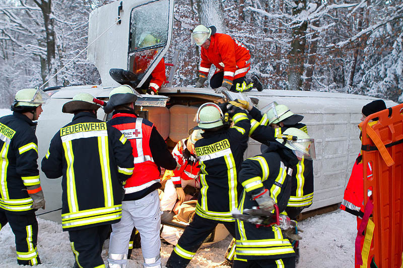 Einsatz der Feuerwehr Eilvese: Verkehrsunfall, 21.12.2010, Bild 3
