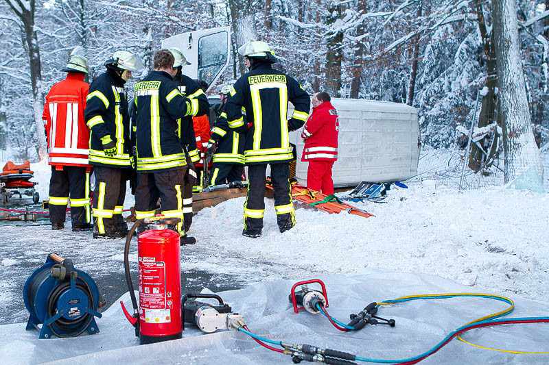 Einsatz der Feuerwehr Eilvese: Verkehrsunfall, 21.12.2010, Bild 4