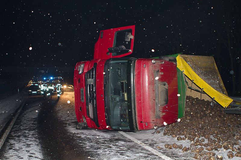 Einsatz der Feuerwehr Eilvese: Verkehrsunfall, 04.01.2011, Bild 2