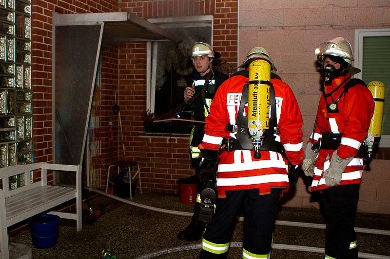 Einsatz der Feuerwehr Eilvese: Brandbekämpfung, 22.02.2011, Bild 2