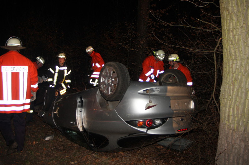 Einsatz der Feuerwehr Eilvese: Verkehrsunfall, 26.03.2011, Bild 3