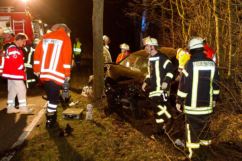 Einsatz der Feuerwehr Eilvese: Verkehrsunfall, 28.03.2011, Bild 1