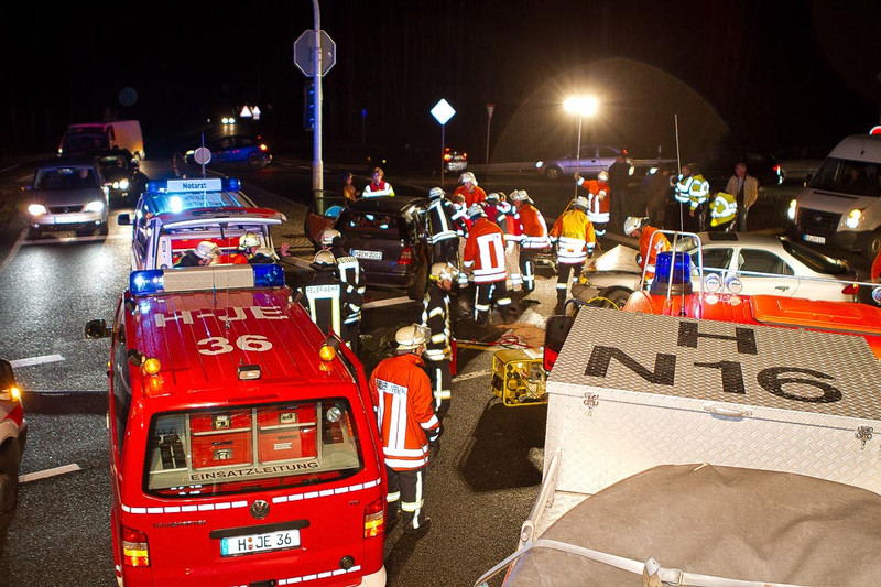 Einsatz der Feuerwehr Eilvese: Verkehrsunfall, 29.12.2011, Bild 3