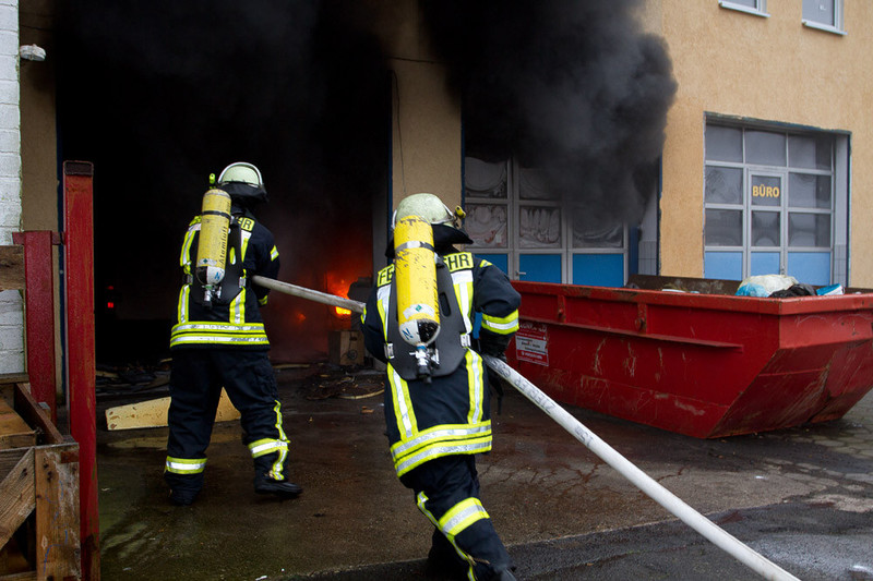 Einsatz der Feuerwehr Eilvese: Brandbekämpfung, 12.03.2012, Bild 3