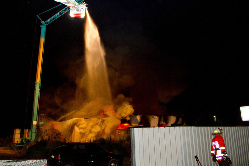 Einsatz der Feuerwehr Eilvese: Brandbekämpfung, 18.06.2012, Bild 3