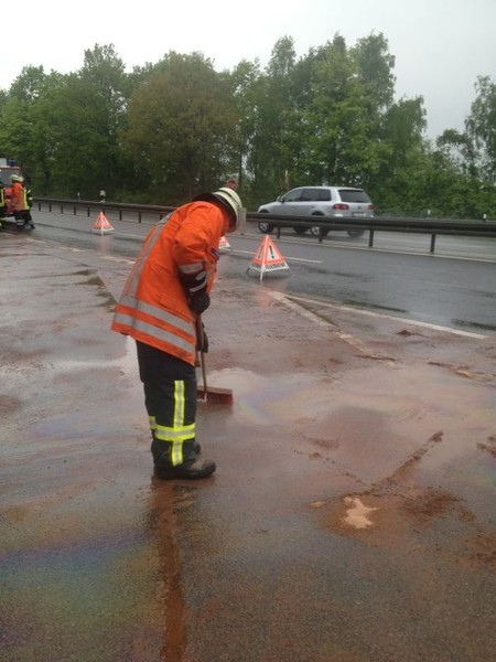 Einsatz der Feuerwehr Eilvese: Ölspur, 13.05.2013, Bild 3