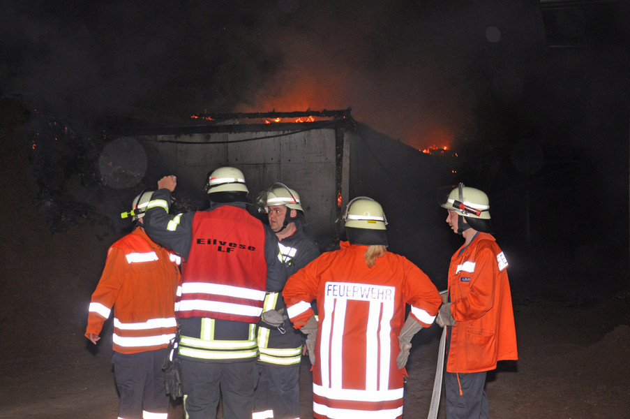 Einsatz der Feuerwehr Eilvese: Brandbekämpfung, 17.07.2013, Bild 2
