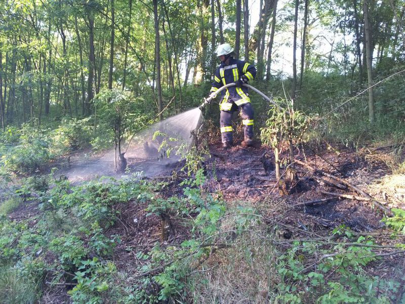 Einsatz der Feuerwehr Eilvese: Brandbekämpfung, 03.07.2014, Bild 3