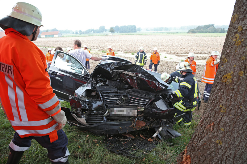 Einsatz der Feuerwehr Eilvese: eingeklemmte Person nach VU, 06.09.2014, Bild 3