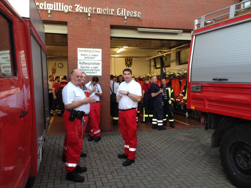 Einsatz der Feuerwehr Eilvese: eingeklemmte Person nach VU, 08.09.2014, Bild 22