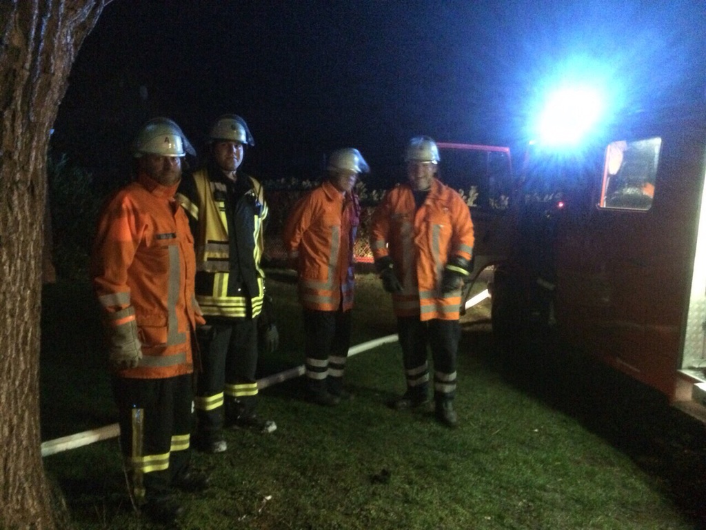 Einsatz der Feuerwehr Eilvese: PKW- Brand, 02.04.2015, Bild 5