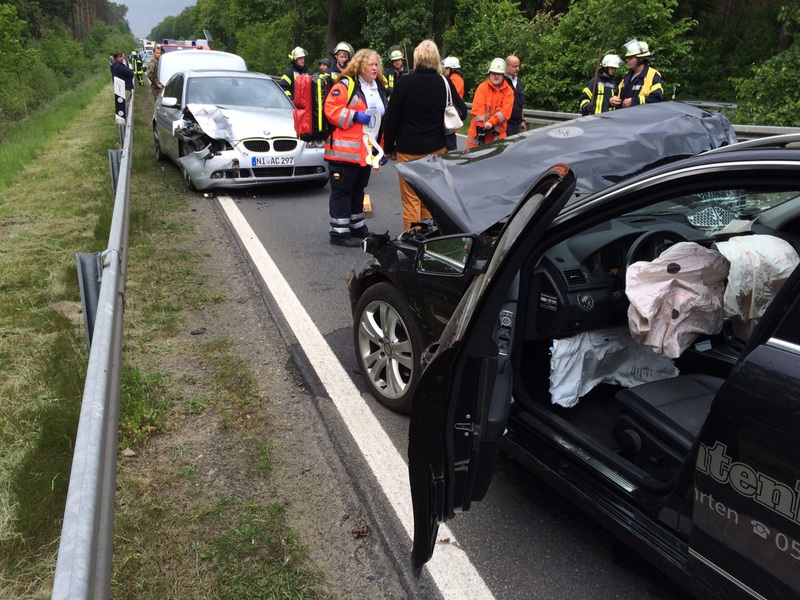 Einsatz der Feuerwehr Eilvese: Verkehrsunfall, 28.05.2015, Bild 4