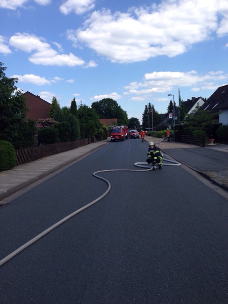 Einsatz der Feuerwehr Eilvese: Brand einer Gasflasche, 11.06.2015, Bild 3