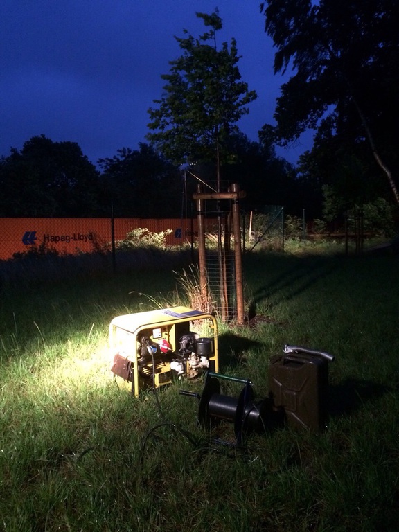 Einsatz der Feuerwehr Eilvese: Baum auf Oberleitung, 25.07.2015, Bild 3