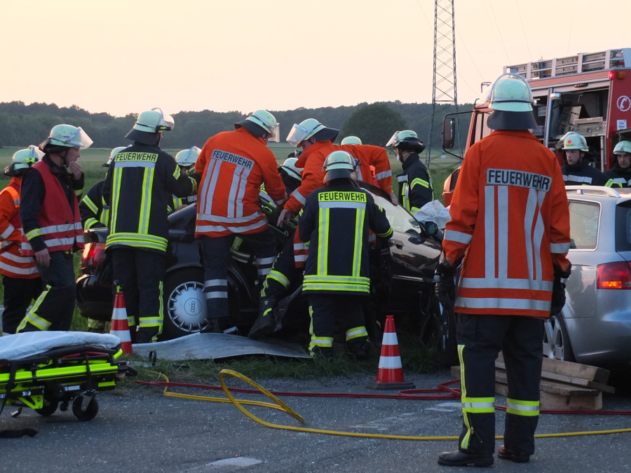 Einsatz der Feuerwehr Eilvese: Verkehrsunfall, 06.06.2016, Bild 1