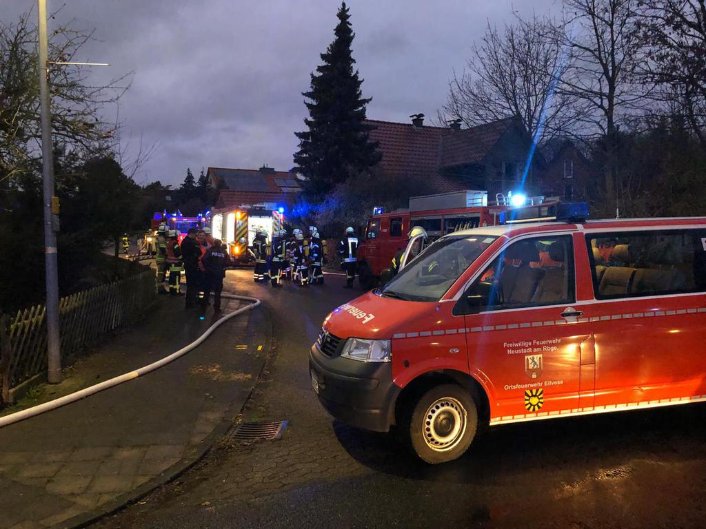 Einsatz der Feuerwehr Eilvese: Schornsteinbrand, 10.01.2020, Bild 2