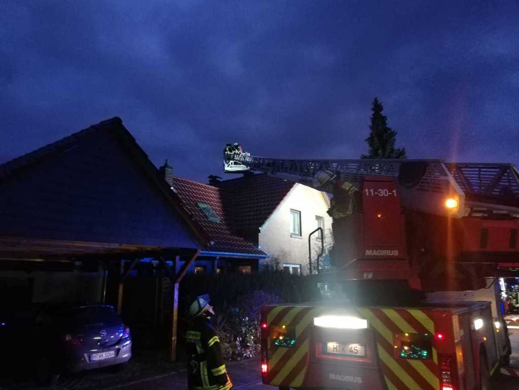 Einsatz der Feuerwehr Eilvese: Schornsteinbrand, 10.01.2020, Bild 4