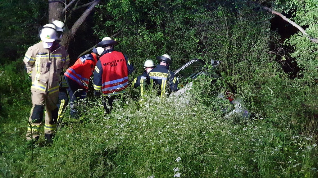 Einsatz der Feuerwehr Eilvese: PKW überschlagen, 07.06.2020, Bild 1