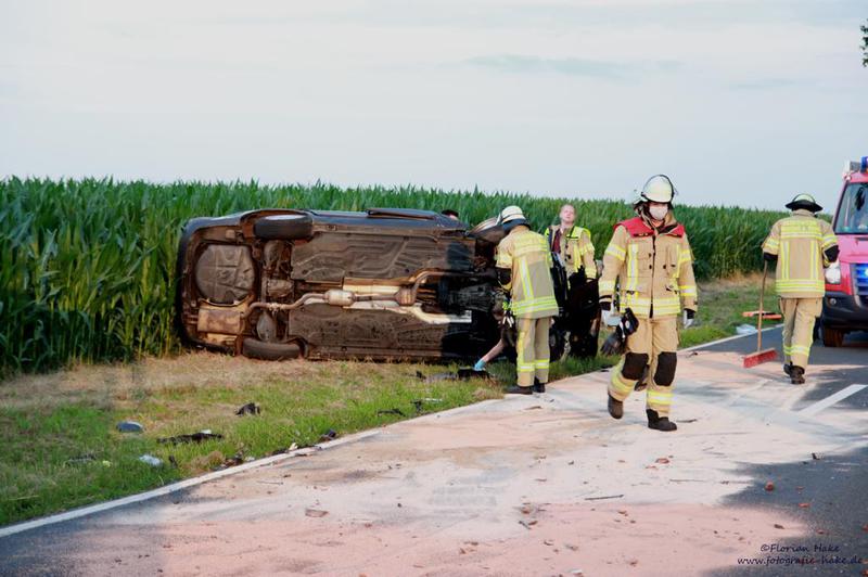 Einsatz der Feuerwehr Eilvese: Eingeklemmte Person nach VU, 11.07.2021, Bild 2
