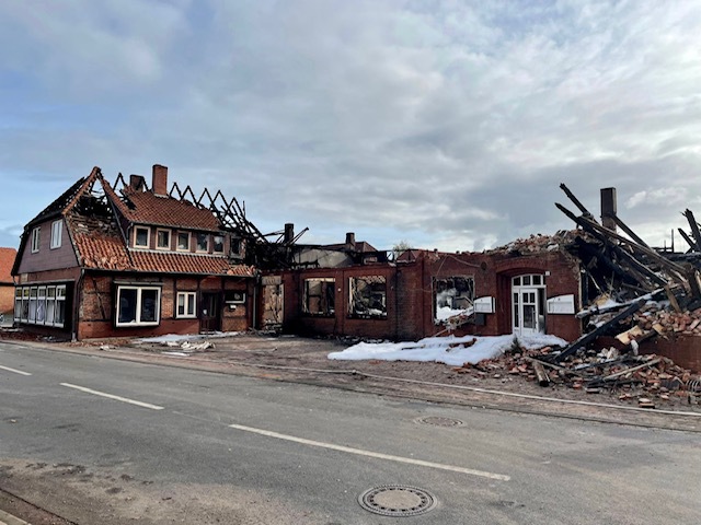 Einsatz der Feuerwehr Eilvese: Starke Rauchentwicklung im Ort, 22.10.2021, Bild 6