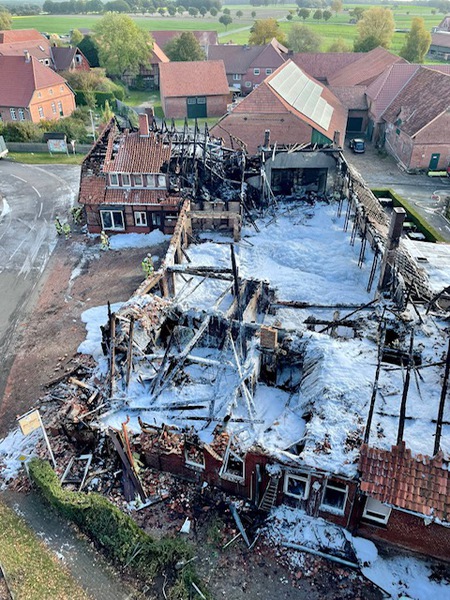 Einsatz der Feuerwehr Eilvese: Starke Rauchentwicklung im Ort, 22.10.2021, Bild 7