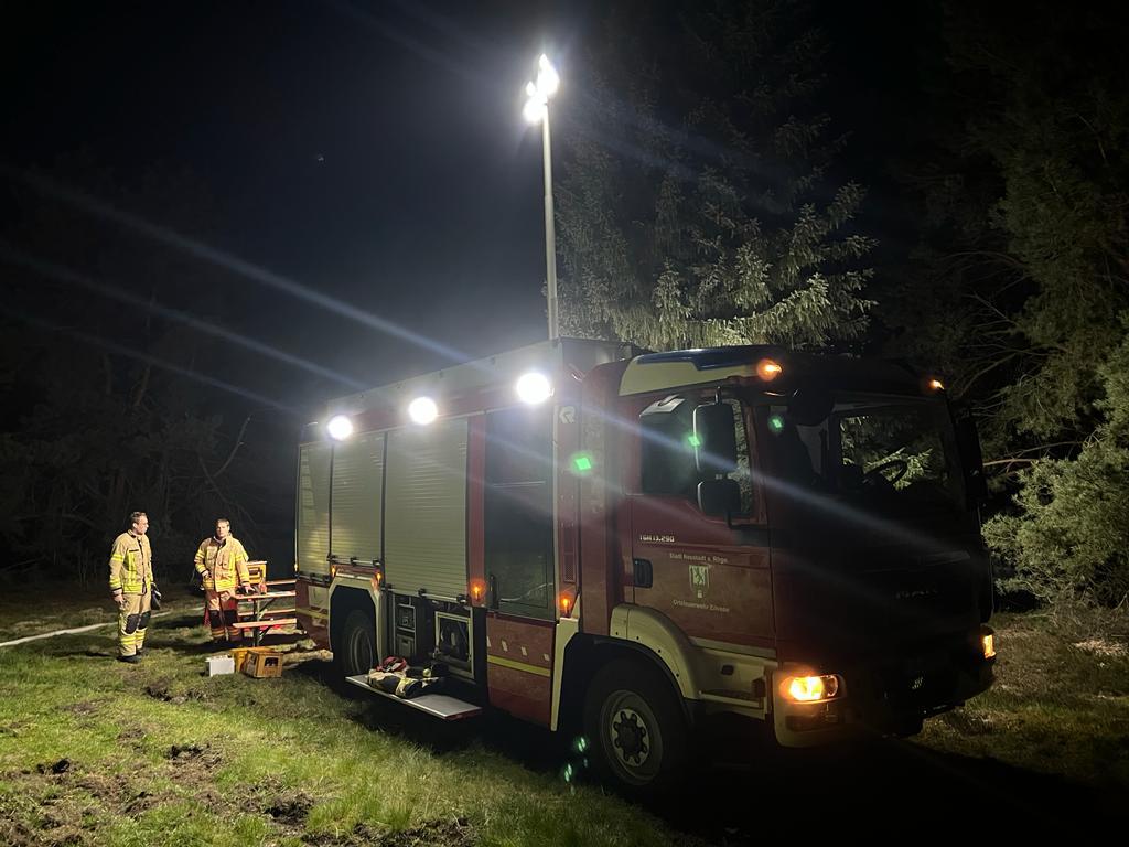Einsatz der Feuerwehr Eilvese: Waldbrand (Verpflegung), 22.04.2023, Bild 8