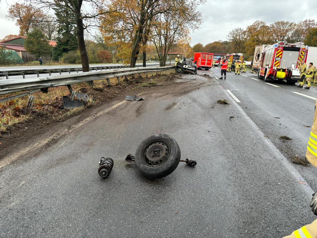 Einsatz der Feuerwehr Eilvese: Verkehrsunfall, 20.11.2023, Bild 4