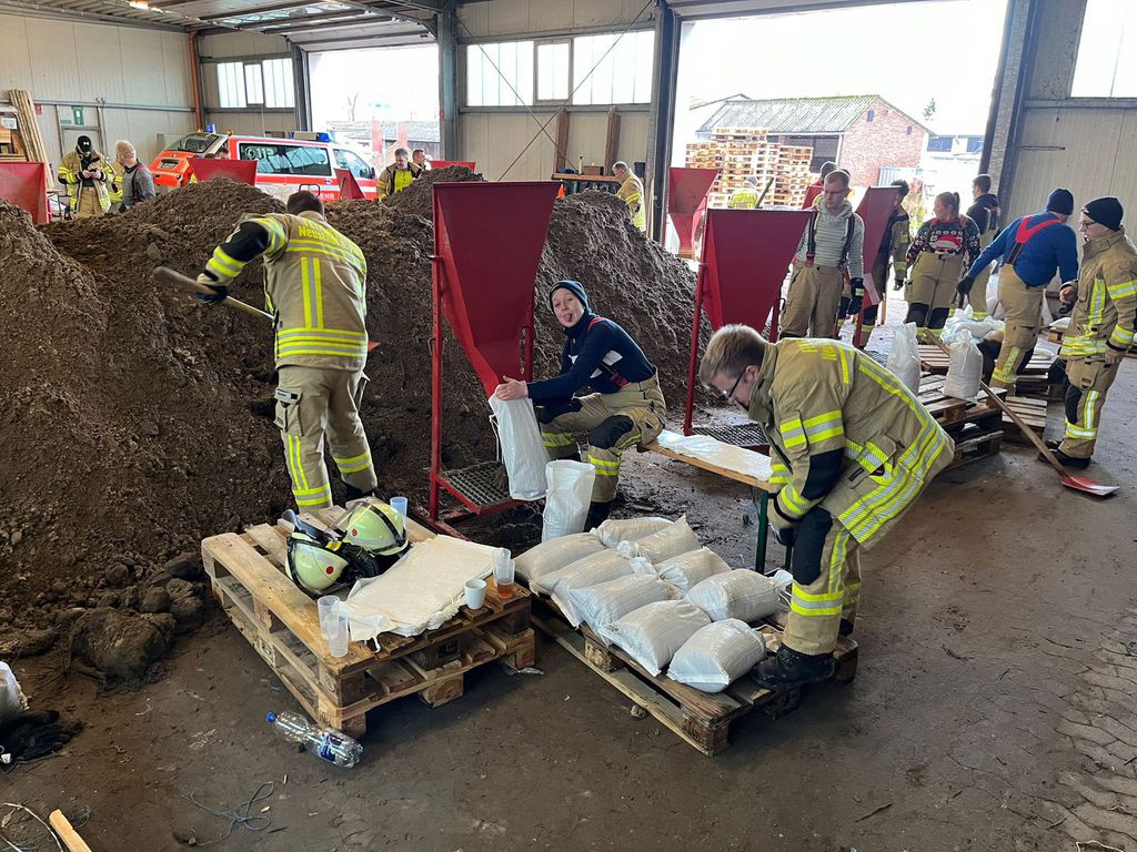 Einsatz der Feuerwehr Eilvese: Hochwasser, 26.12.2023, Bild 7