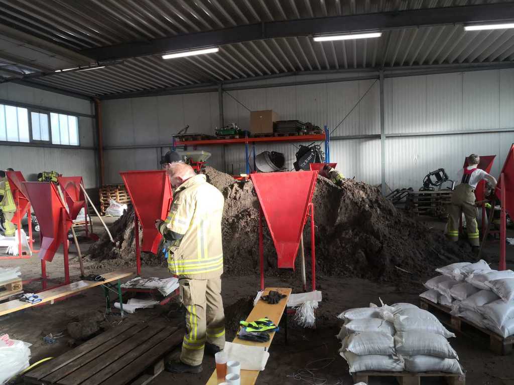 Einsatz der Feuerwehr Eilvese: Hochwasser, 26.12.2023, Bild 13