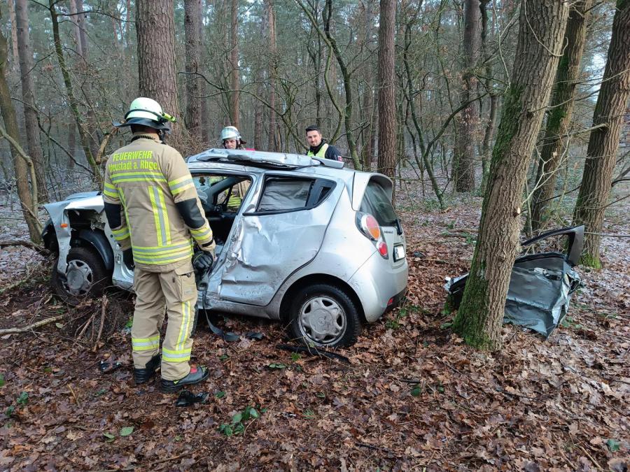 Einsatz der Feuerwehr Eilvese: Verkehrsunfall, 04.01.2025, Bild 1