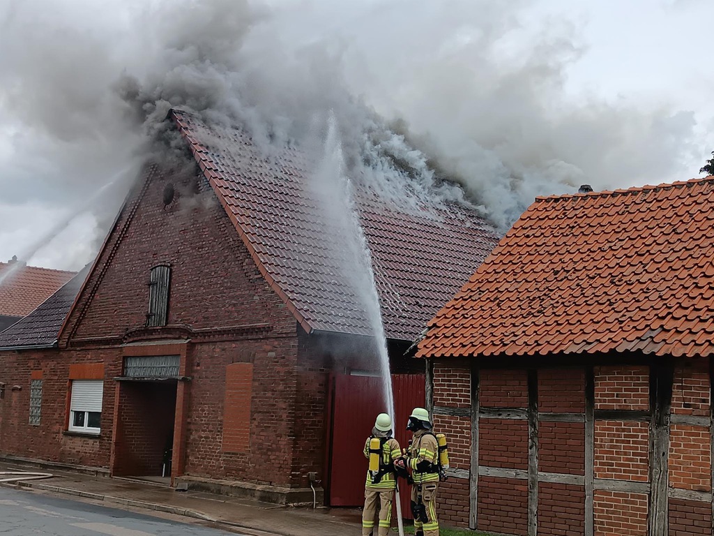 Einsatz der Feuerwehr Eilvese: Nachforderung AGT und Verpflegung, 24.06.2025, Bild 1