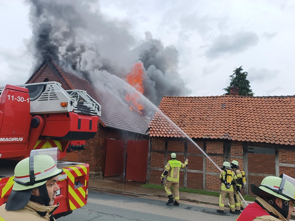 Einsatz der Feuerwehr Eilvese: Nachforderung AGT und Verpflegung, 24.06.2025, Bild 3