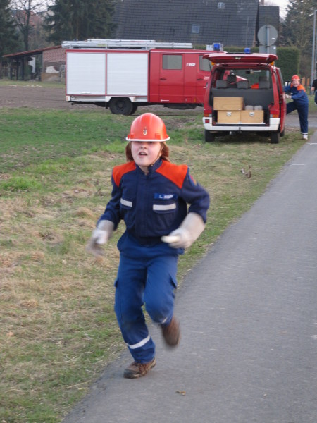 Übung DV3 und Übernahme von der Kinderfeuerwehr, 13.04.2012, Bild 8