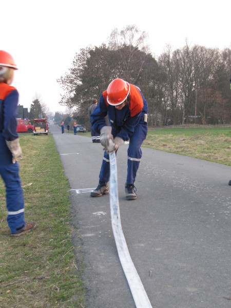 Übung DV3 und Übernahme von der Kinderfeuerwehr, 13.04.2012, Bild 9