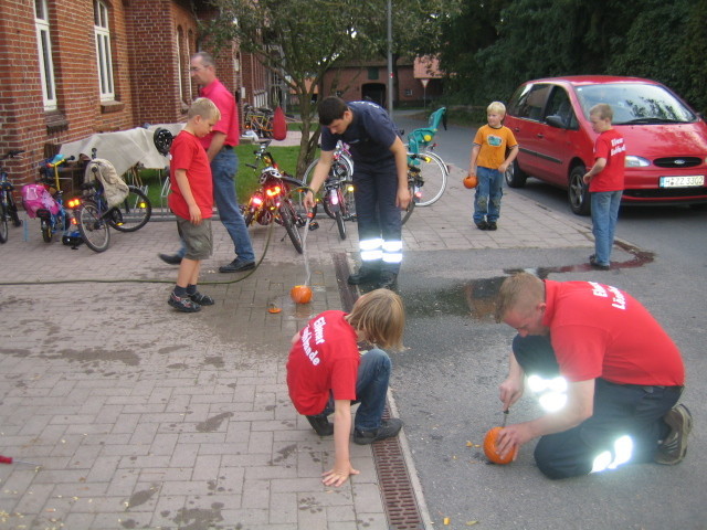 Kürbisbasteln, Oktober 2010, Bild 4