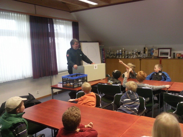 Polizeibesuch, 07.04.2011, Bild 6