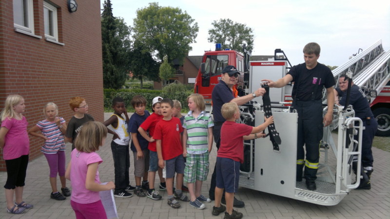 Besuch der Drehleiter, 18.08.2011, Bild 6