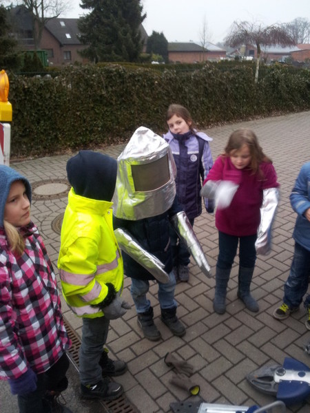Besichtigung eines Rüstwagens, 07.03.2013, Bild 2