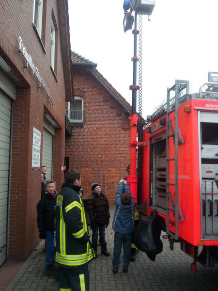 Besichtigung eines Rüstwagens, 07.03.2013, Bild 5