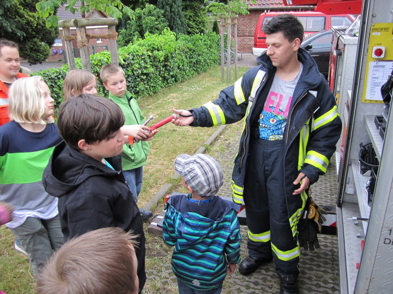 Besuch der Drehleiter, 13.06.2013, Bild 4