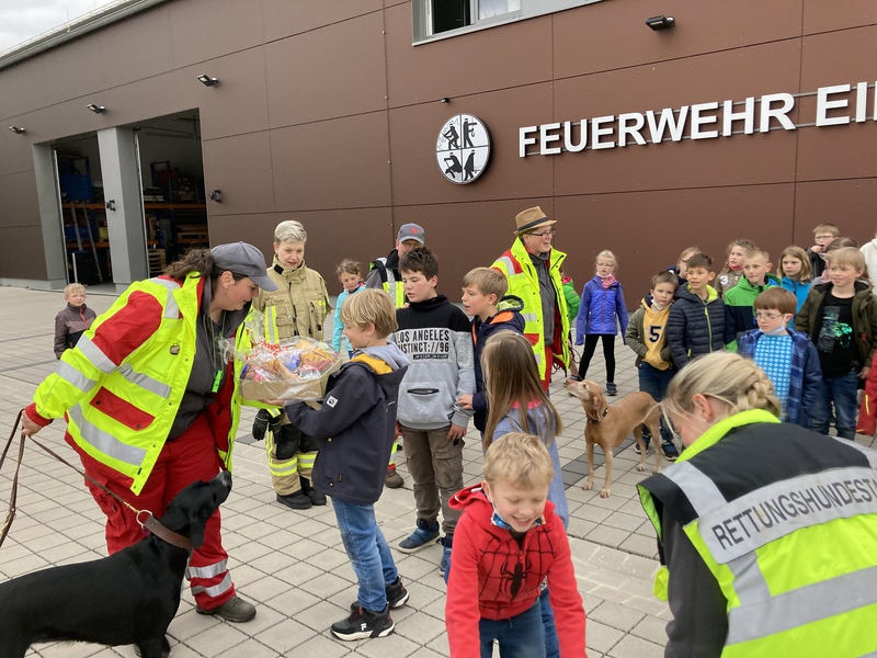 Besuch Rettungshundestaffel, 21.04.2022, Bild 9