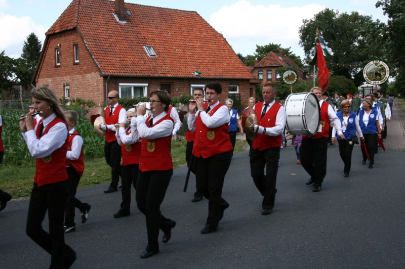 Schützenfest, 150 Jahre Schützengesellschaft Eilvese, 17.06. bis 19.06.2011, Bild 2